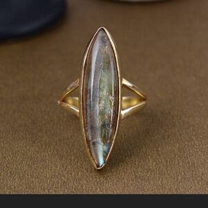Labradorite ring